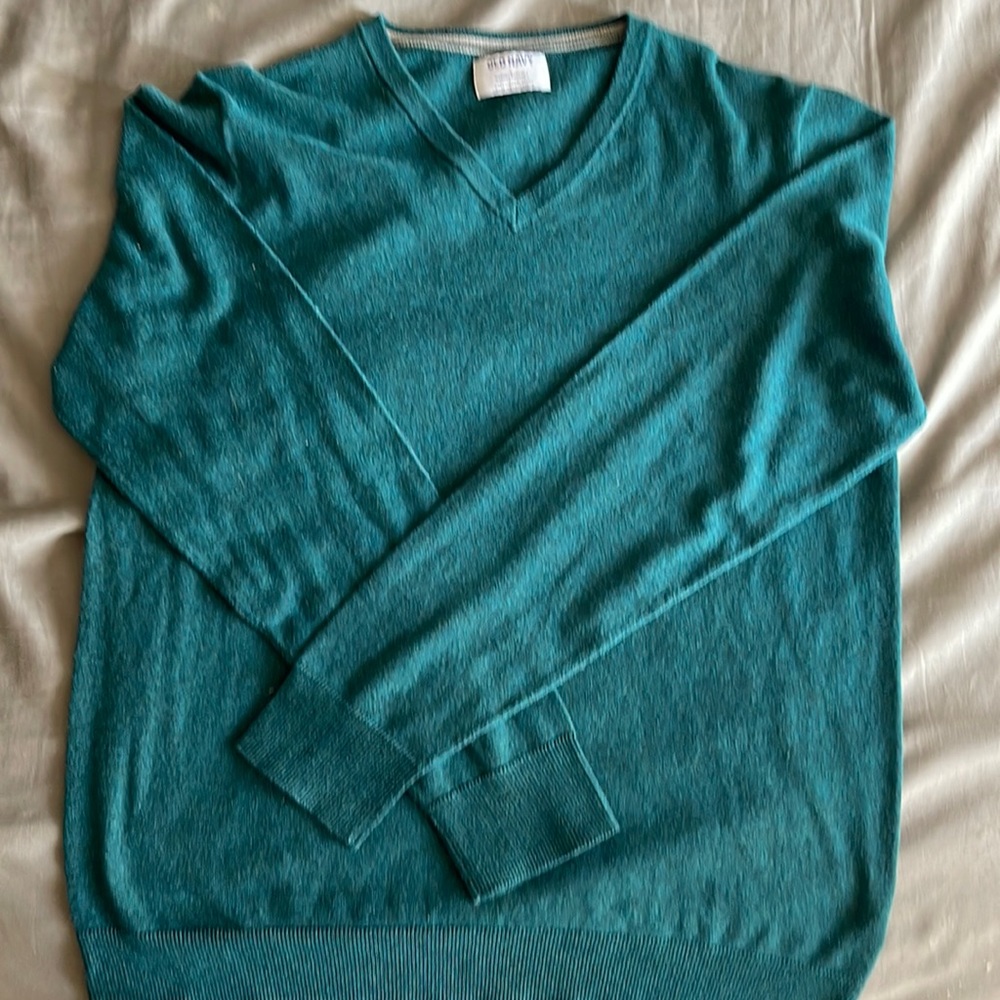 Old Navy, Size Large, V-Neck Sweater. Brand New Never Worn
